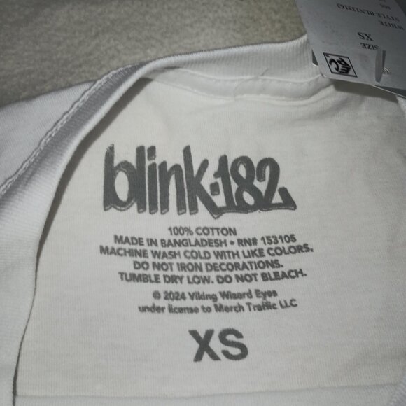 NEW Women's Blink 182 Short Sleeve Graphic T-Shirt - White - Picture 6 of 9